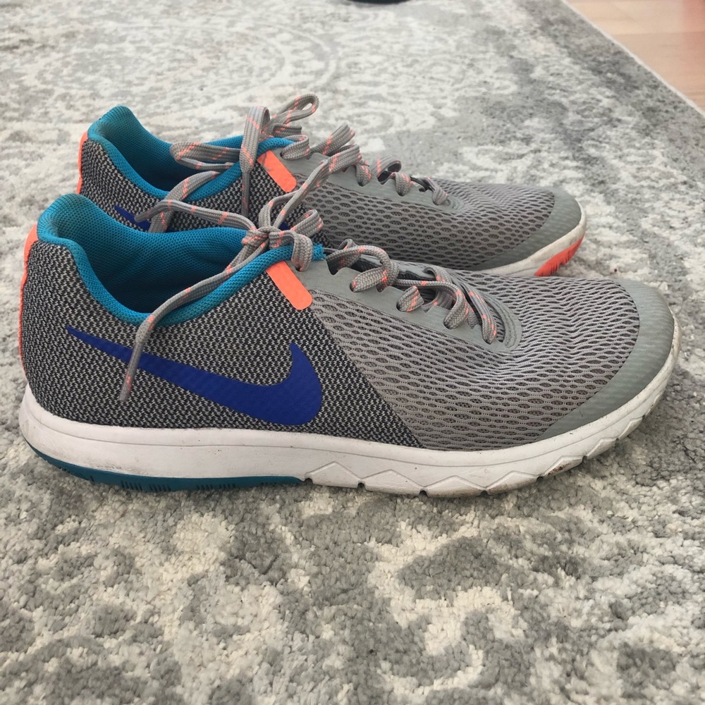 NIKE FLEX EXPERIENCE RN SNEAKERS